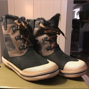 NEW Keen Elsa Boots